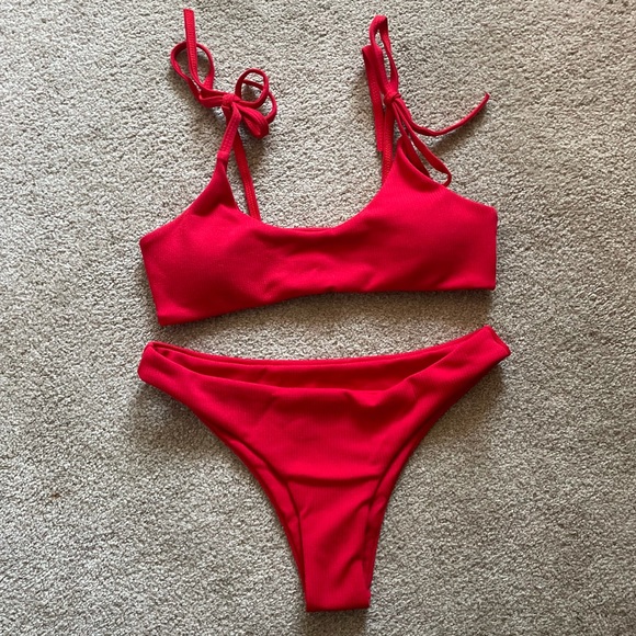 ✨ Tie Shoulders Ribbed Bikini ✨ - Picture 2 of 7